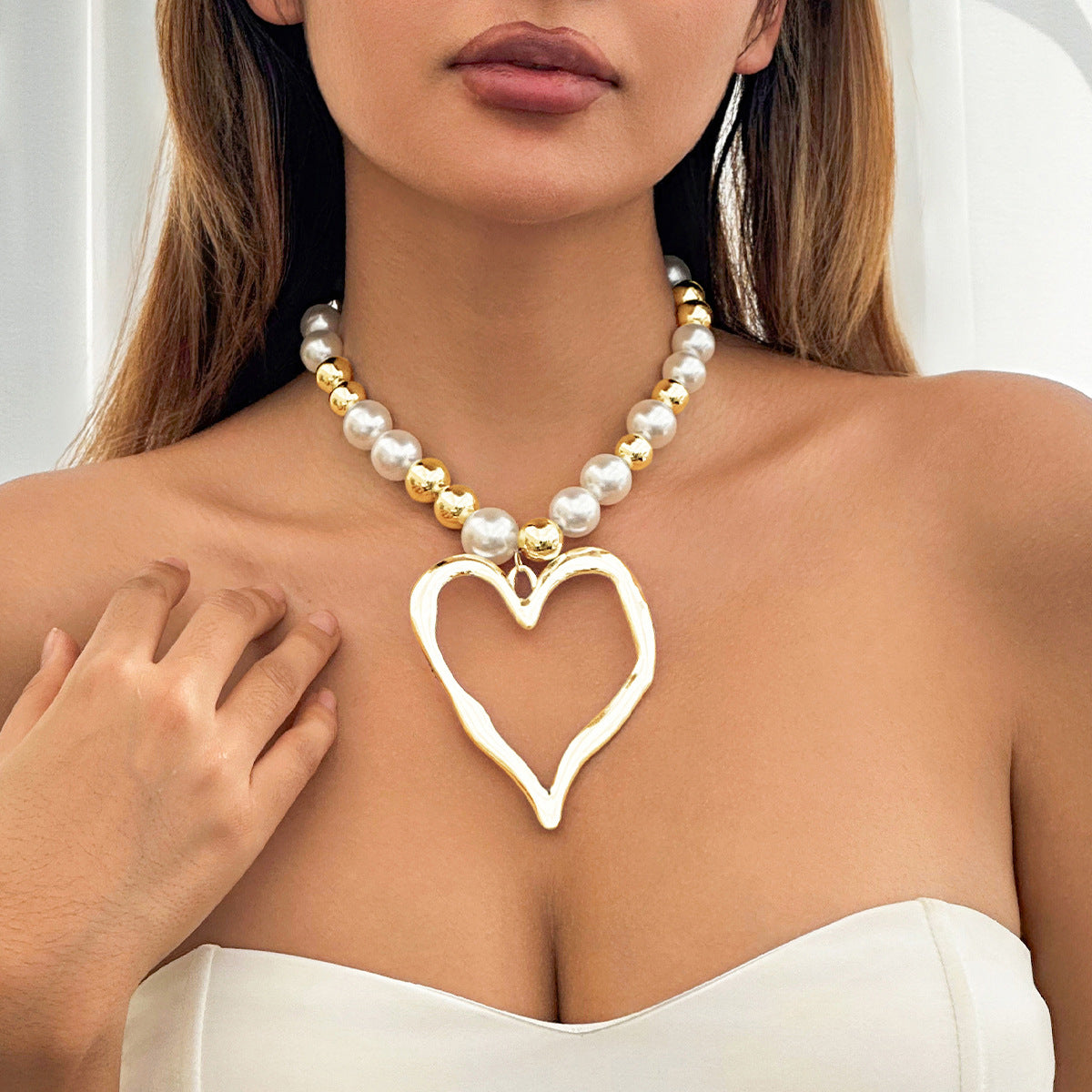 Collar Minimalista con Colgante de Corazón Irregular de Lava en Aleación con Acabado Galvanizado y Cuentas de Perlas de Imitación de Colores Mezclados