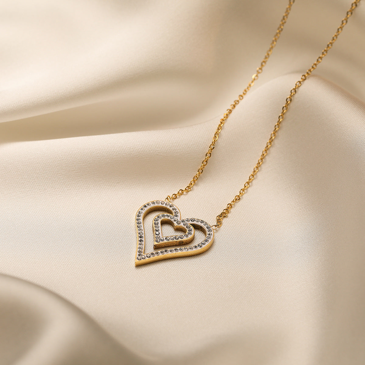 Minimalist Heart-Shaped Titanium Steel Pendant Necklace for Women with Zircon Accents and Clavicle-Friendly Design