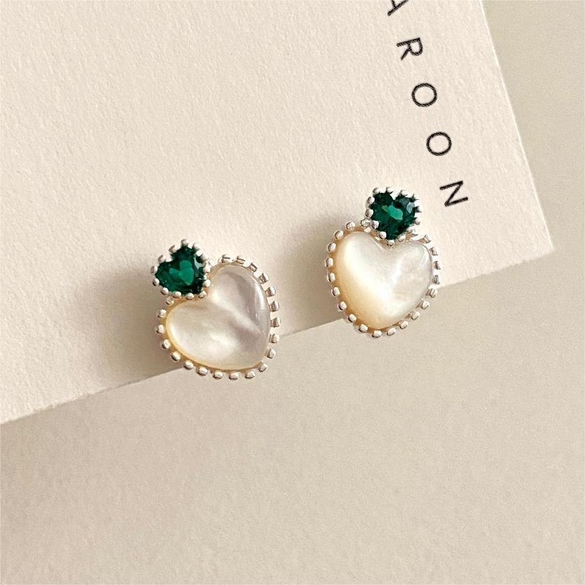 Minimalist Heart-Shaped 925 Sterling Silver Ear Studs with Green Zircon and Abalone Inlay