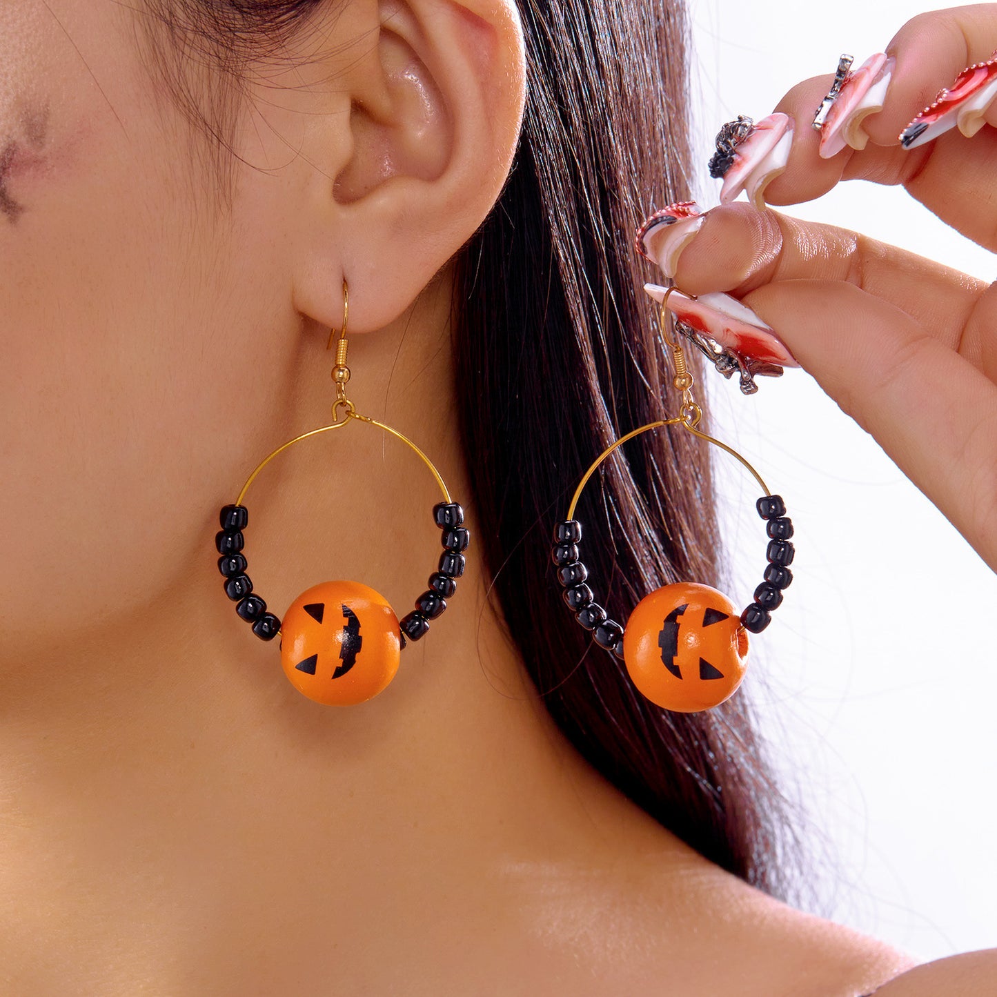 Pendientes de Halloween bonitos y divertidos con diseño de calabaza, fantasma, araña, murciélago y gato en forma geométrica, de aleación galvanizada para mujer