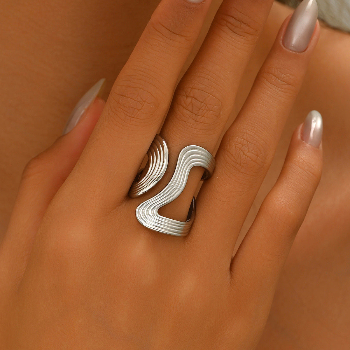 Anillo abierto arrugado geométrico para mujer en cobre con acabado chapado, joyería minimalista de moda