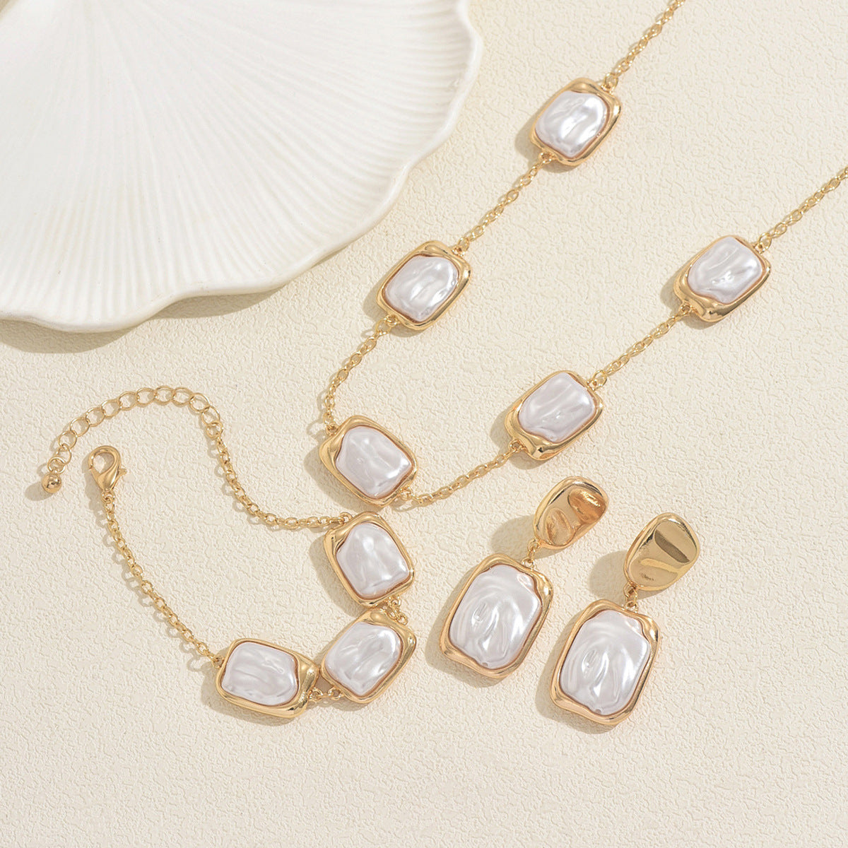 Vintage Geometric Pearl-Inlaid Zinc Alloy Necklace Set for Women with Matching Bracelet and Earrings