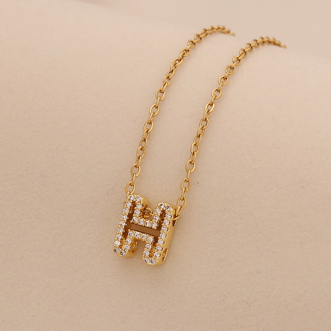 Minimalist Letter-Shaped Stainless Steel Pendant Necklace for Women with Versatile Clavicle Design