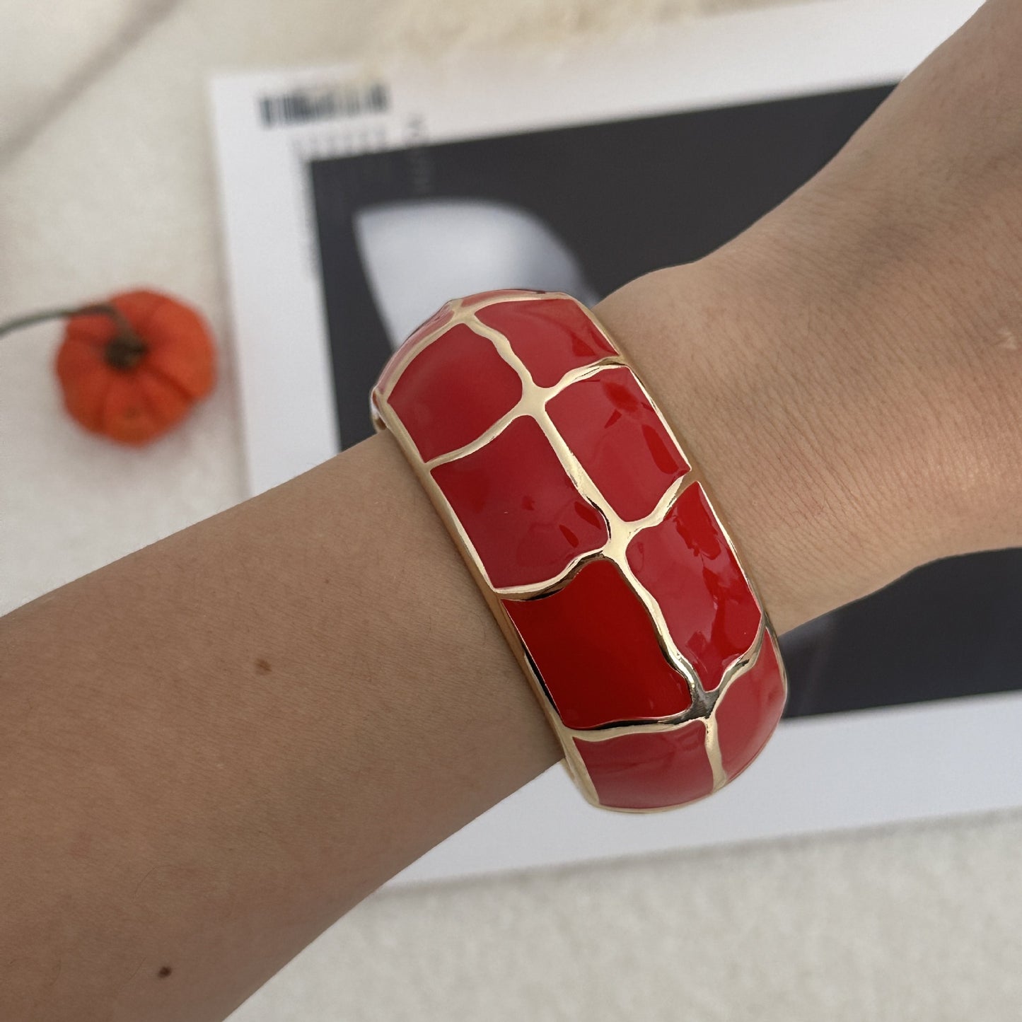 Rose Red Gradient Checkered Geometric Drip Oil Plated Alloy Open Cuff Bracelet