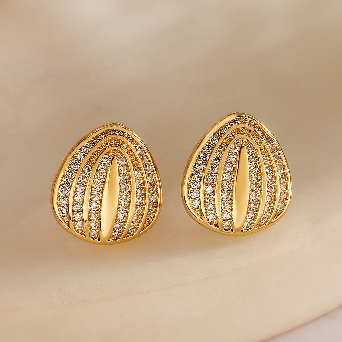 Minimalist Geometric Heart-Shaped Copper Earrings with 18K Gold Plating and Zircon Inlay for Women
