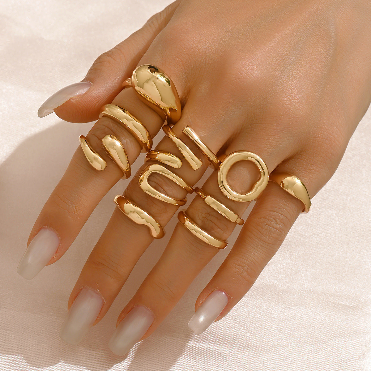 Set de anillos abiertos ajustables para mujer con diseño geométrico, fabricado en aleación de zinc con acabado chapado para un estilo versátil.