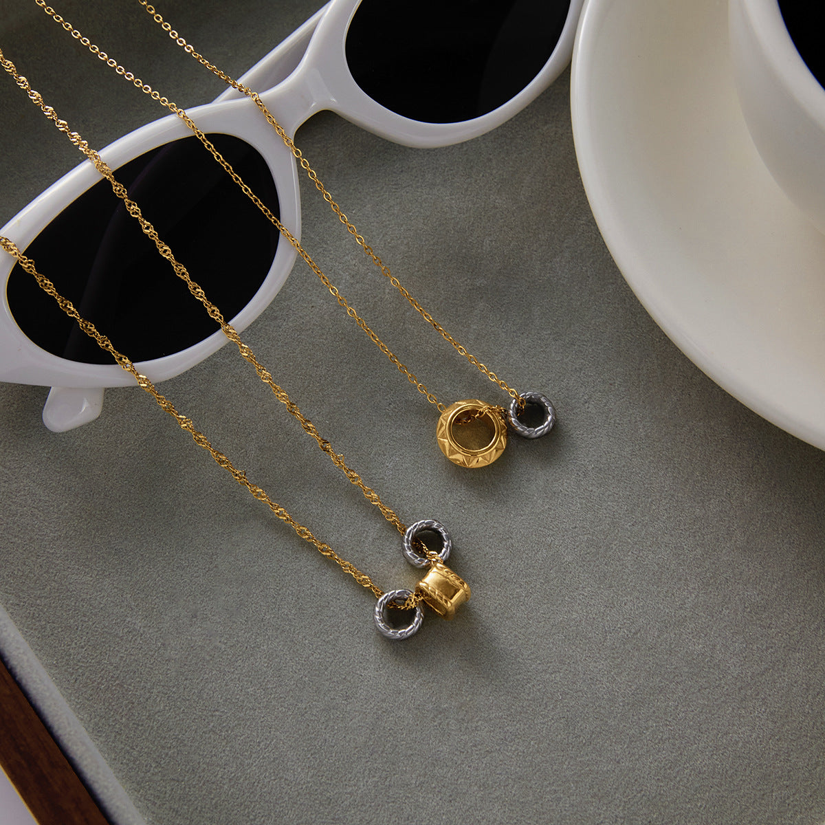 Collana da Donna Minimalista Geometrica Rotonda in Acciaio Titanio Placcato Catena per Clavicola in Acciaio Inossidabile