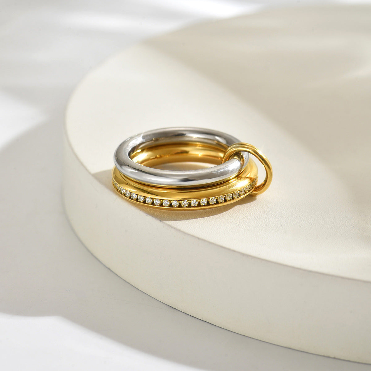 Anillo apilable geométrico para mujer hecho de cobre con incrustaciones de circonita, joyería minimalista de moda