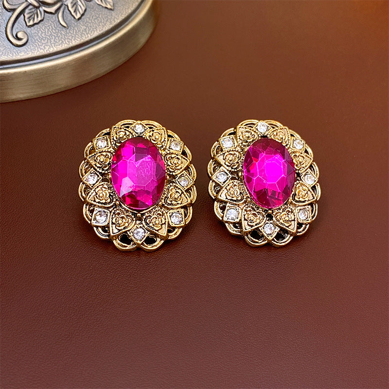Vintage Floral and Heart-Shaped Alloy Stud Earrings with Gold Plating for Women