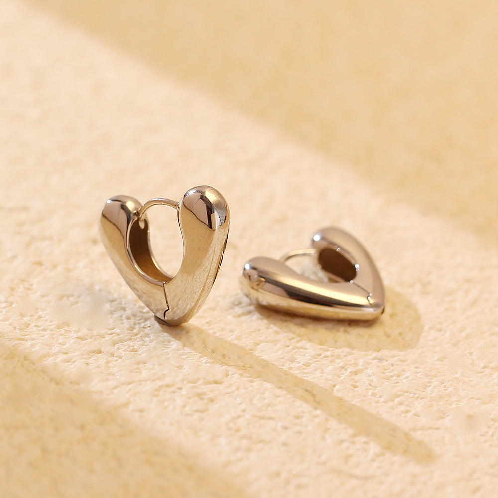 Pendientes minimalistas de tuerca con forma de corazón de plata de ley S925 para mujer con acabado pulido