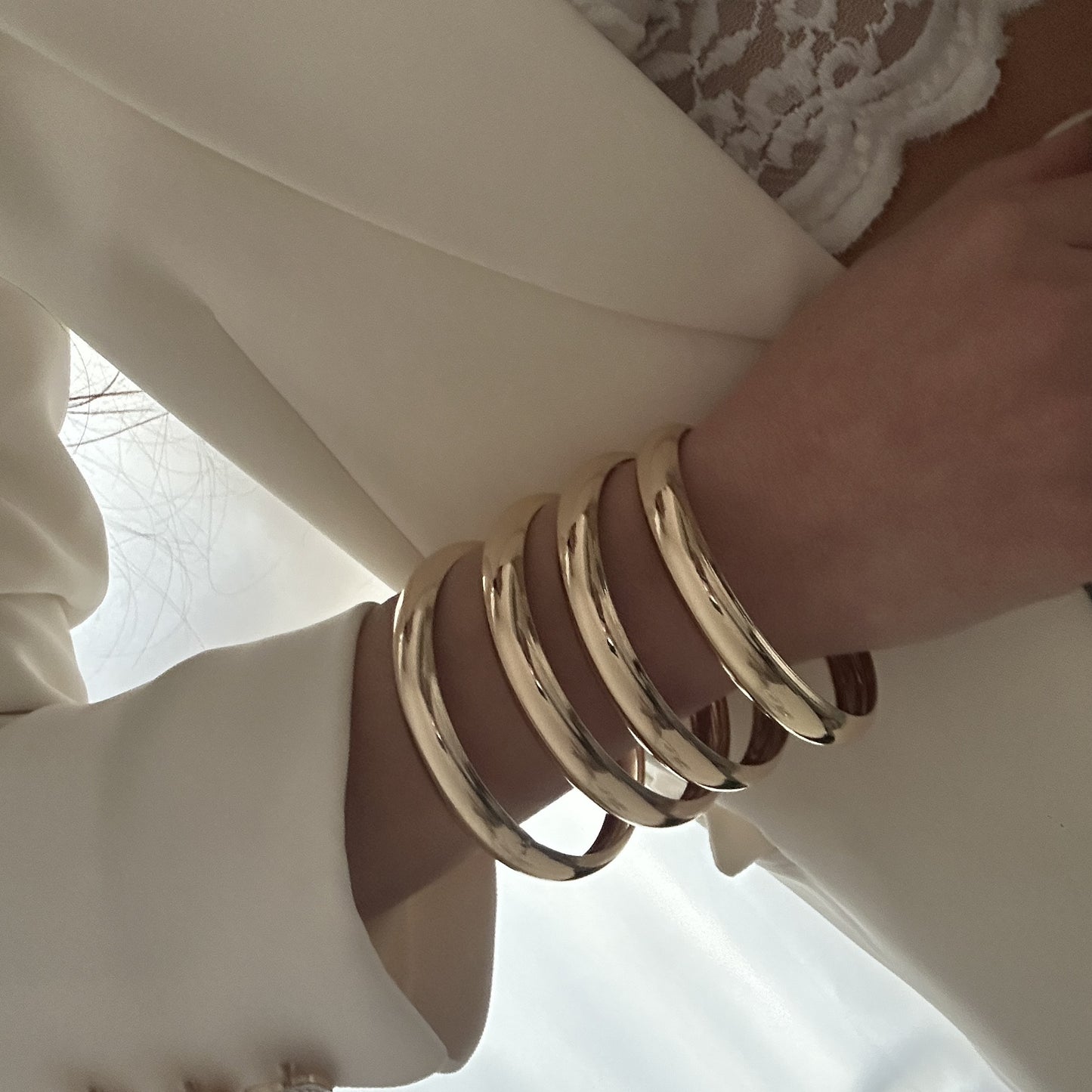 Bracciale curvo liscio minimalista geometrico in lega di zinco placcata