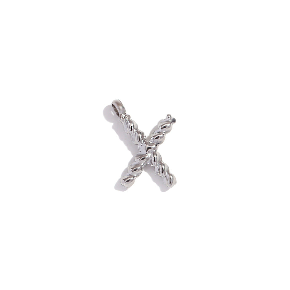 Colgante minimalista de acero inoxidable chapado en oro de 18 quilates con mini letra retorcida para mujer