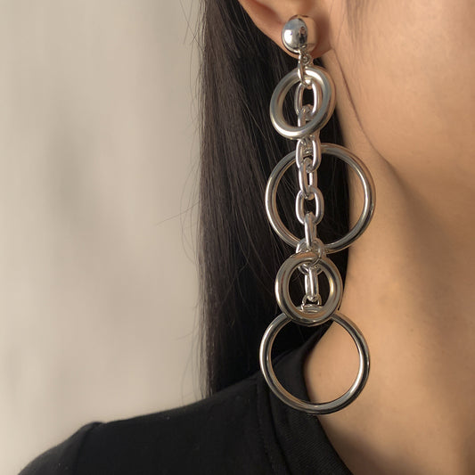 Aretes colgantes de aro geométricos minimalistas para mujer con postes de acero inoxidable y acabado de aleación galvanizada