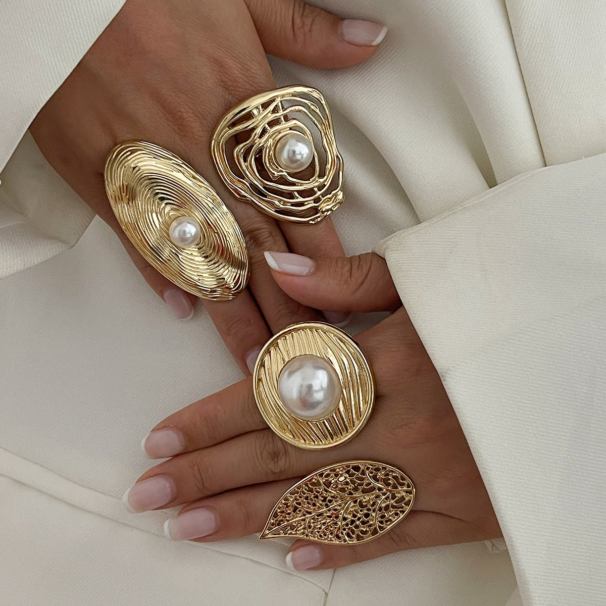 Geometric Wrinkled Imitation Pearl Ring in Alloy with Plated Finish for Women