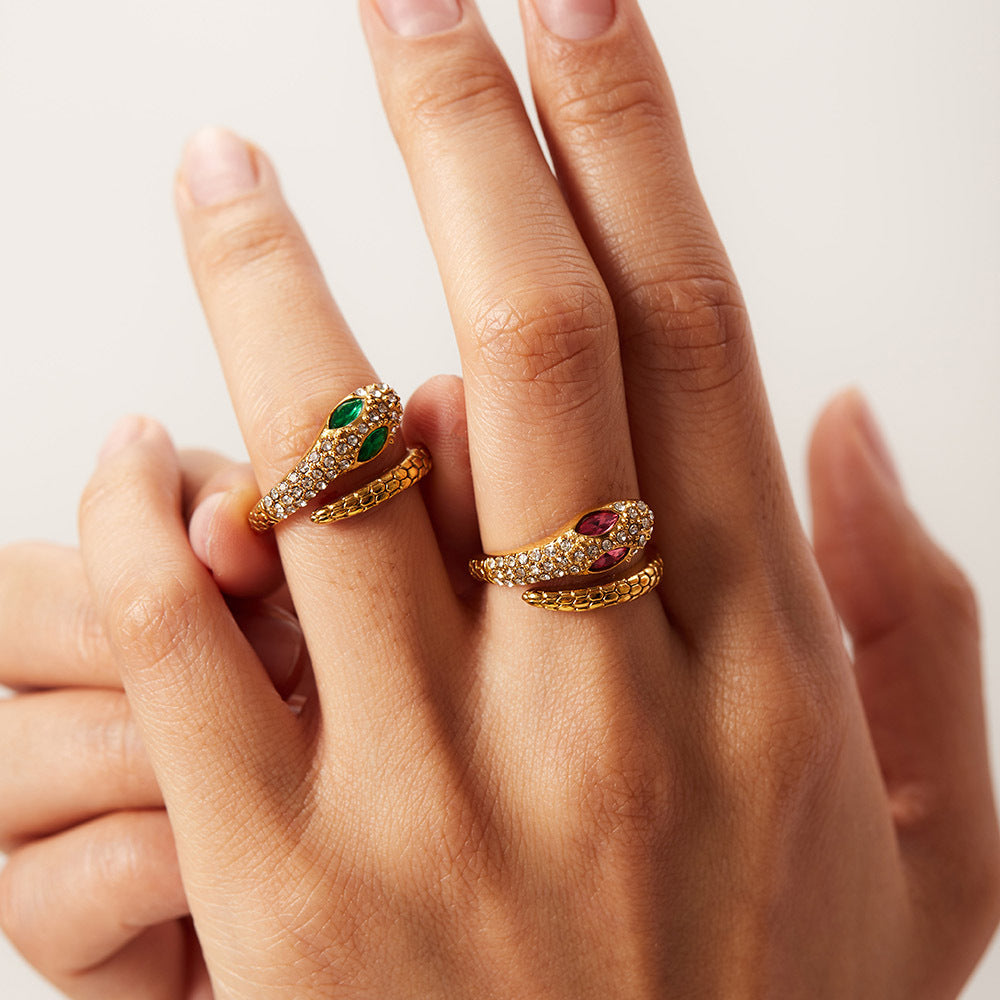 Elegante Anillo de Circonita con Forma de Serpiente para Mujer en Acero Inoxidable con Baño de Oro de 18K