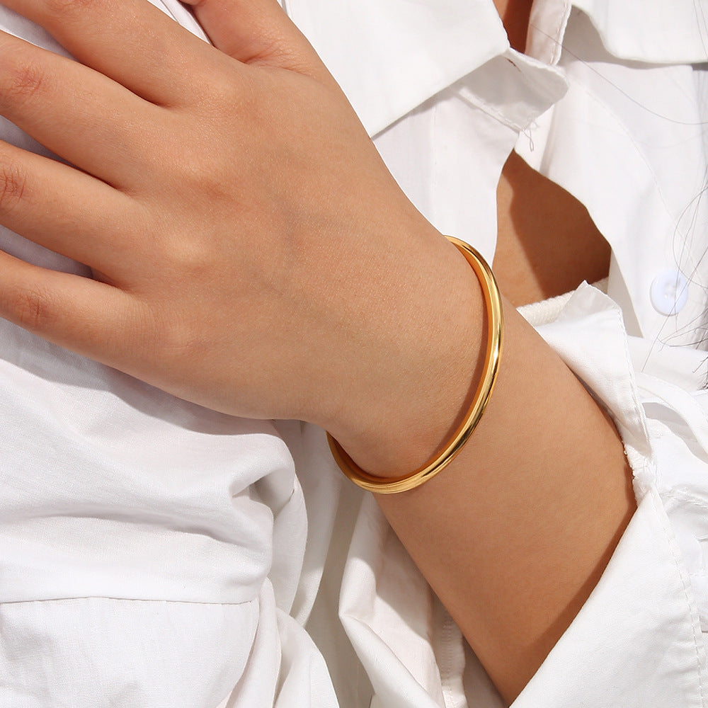 Minimalist Fashionable Oval Stainless Steel Plated 18K Gold Open Bangle Bracelet for Women