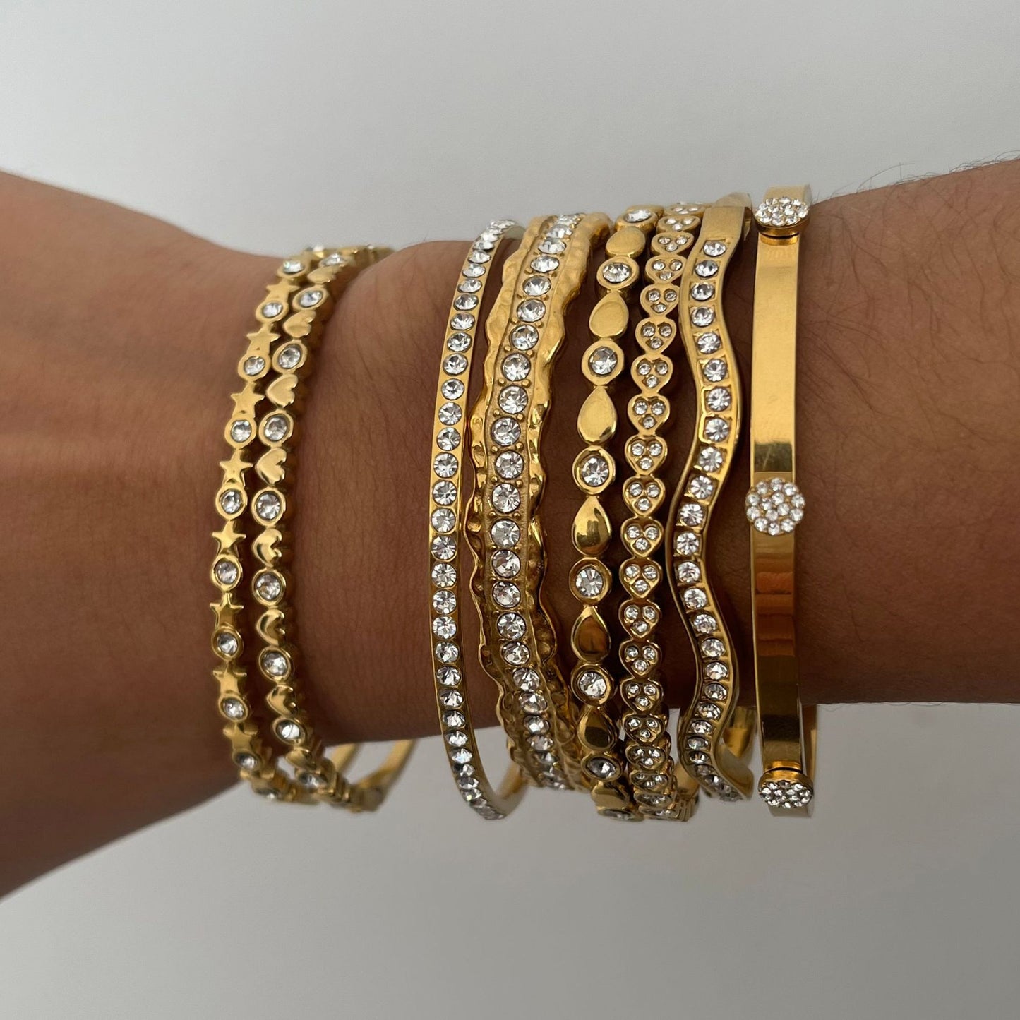 Bracciale di lusso in acciaio inossidabile con strass intarsiati a forma di cuore, braccialetto placcato ipoallergenico da donna