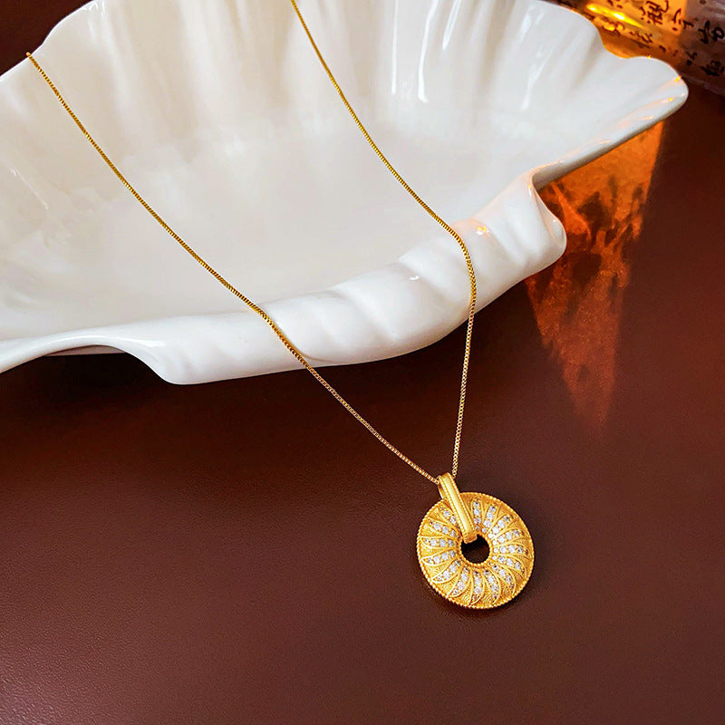 Vintage Geometric Floral Glass Pendant Necklace for Women with Rhinestone Inlay and Gold-Plated Alloy Chain