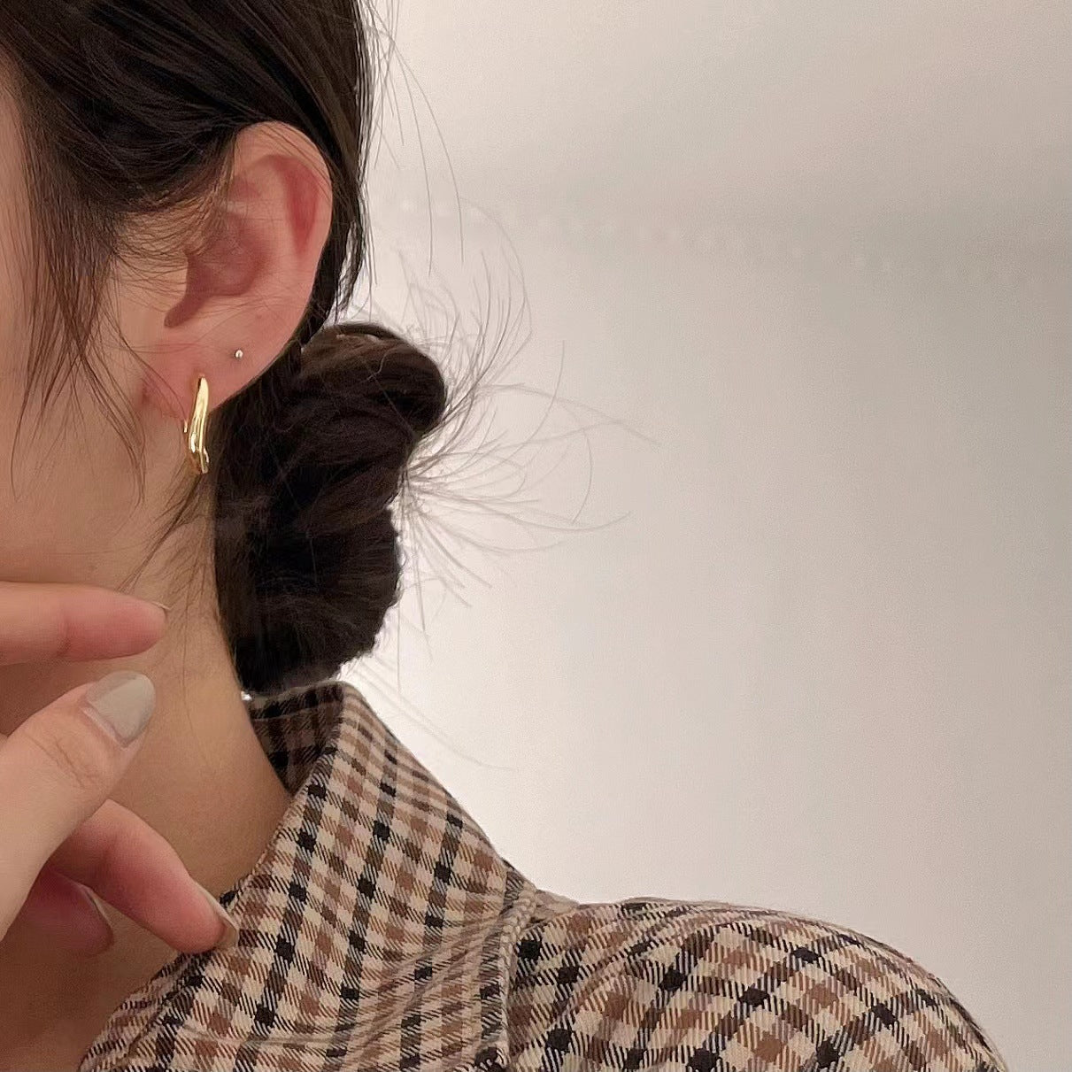 Minimalist Arc-Shaped 925 Sterling Silver Stud Earrings with Micro-Pave Setting