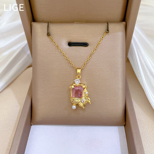 Luxury Titanium Steel Butterfly Pendant Necklace with Zircon Inlay for Women, Delicate Clavicle Chain in Geometric Design