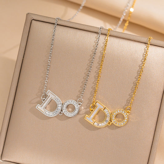 Collar Minimalista con Letras D O para Mujer, Acero Titanio Chapado en Oro Real, Cadena Hipoalergénica para Clavícula