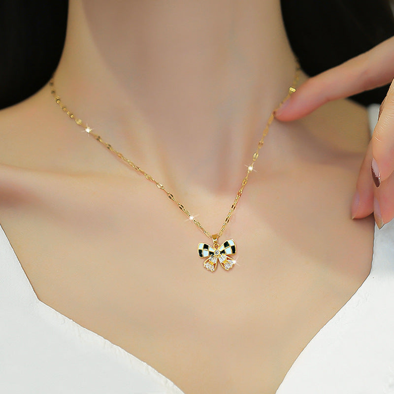 Elegante Collar de Acero de Titanio en Forma de Mariposa para Mujer con Incrustaciones de Diamantes de Imitación y Acabado de Esmalte, Delicada Cadena a la Clavícula