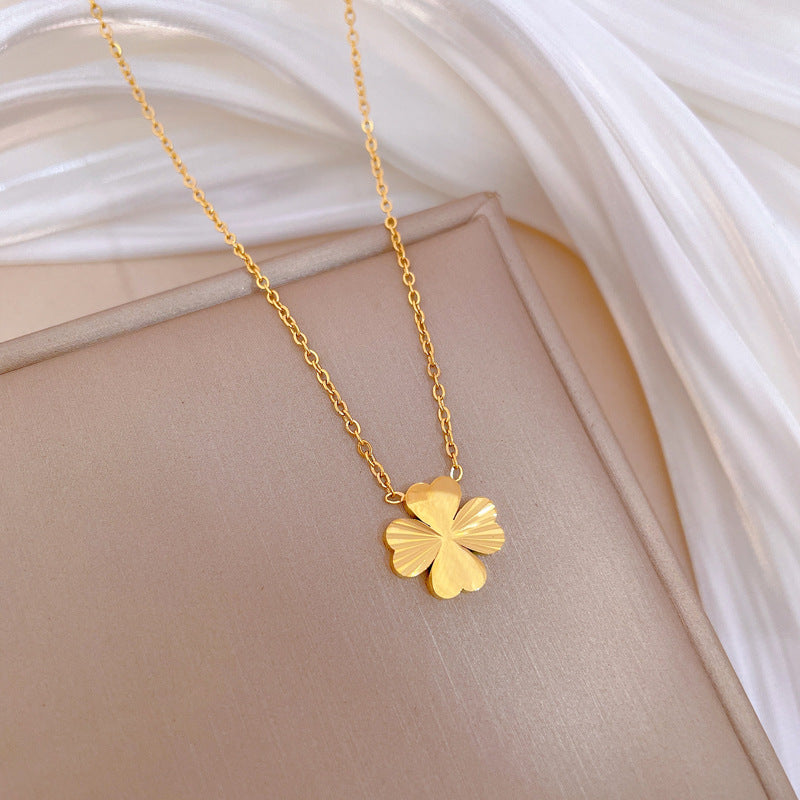 Minimalist Lucky Clover Pendant Necklace for Women and Men in Titanium Steel with Gold Plating and Geometric Design