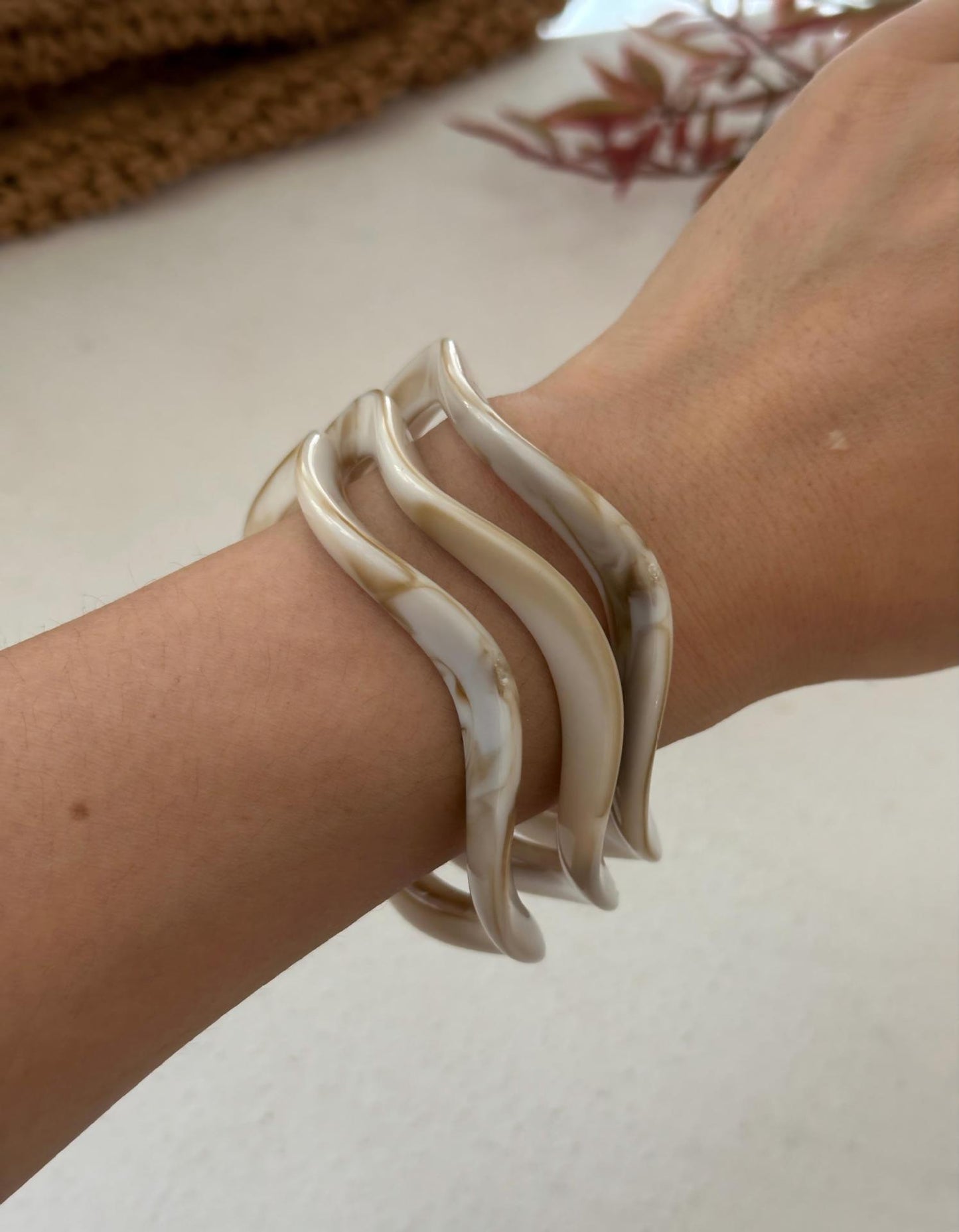 Casual Luxury Gradient Geometric Oval Resin Bracelet with Drip Oil Finish
