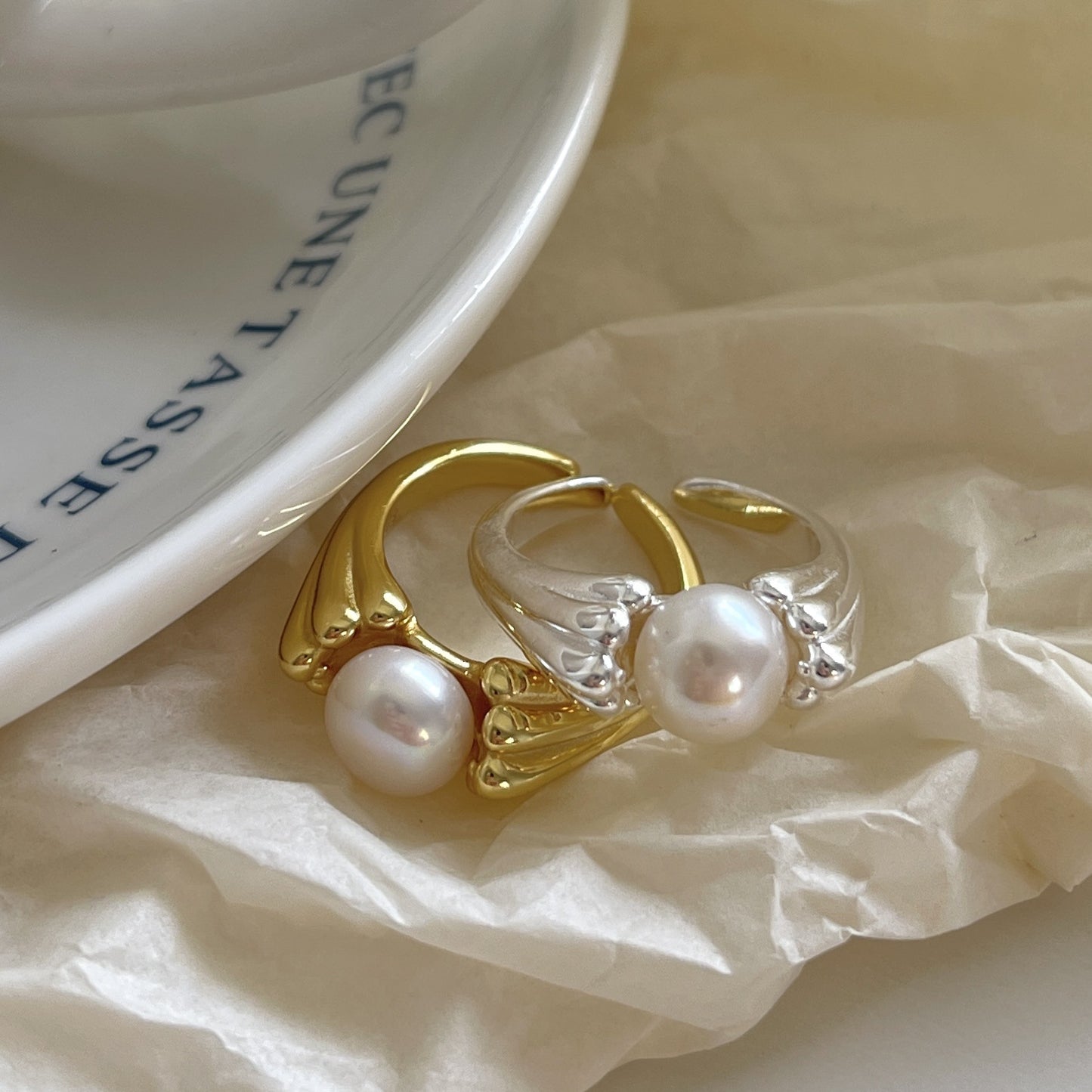 Anillo de plata de ley 925 con forma de corazón minimalista y detalles geométricos para mujer
