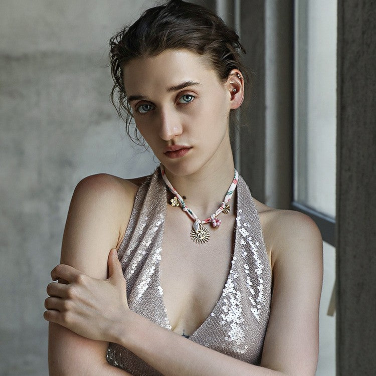 Collana con Pendente a Forma di Sole alla Moda in Acciaio Inossidabile con Placcatura in Oro 18K, Design Floreale, da Donna