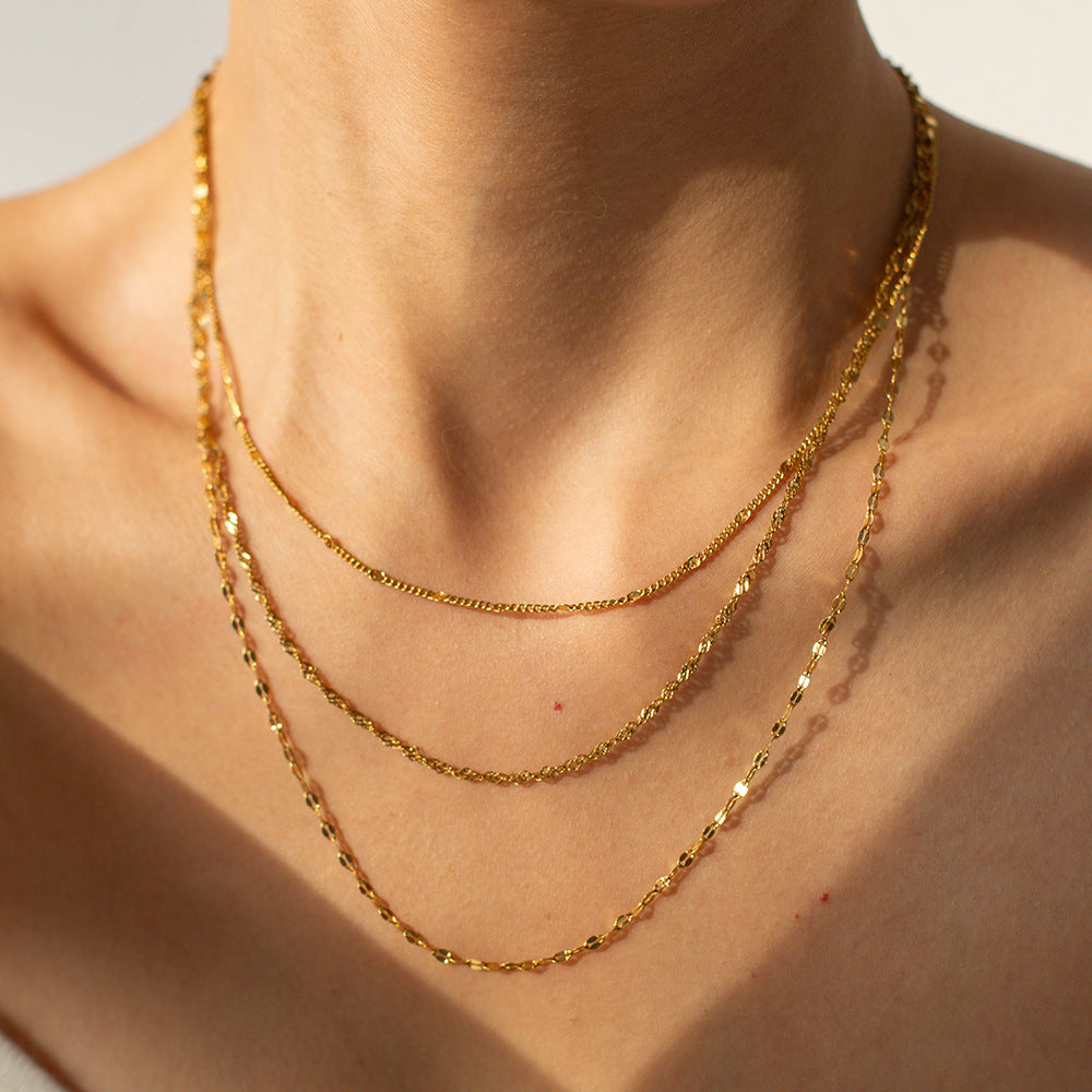 Collana da donna minimalista geometrica in acciaio al titanio placcato con dettagli sottili in acciaio inossidabile catena clavicola