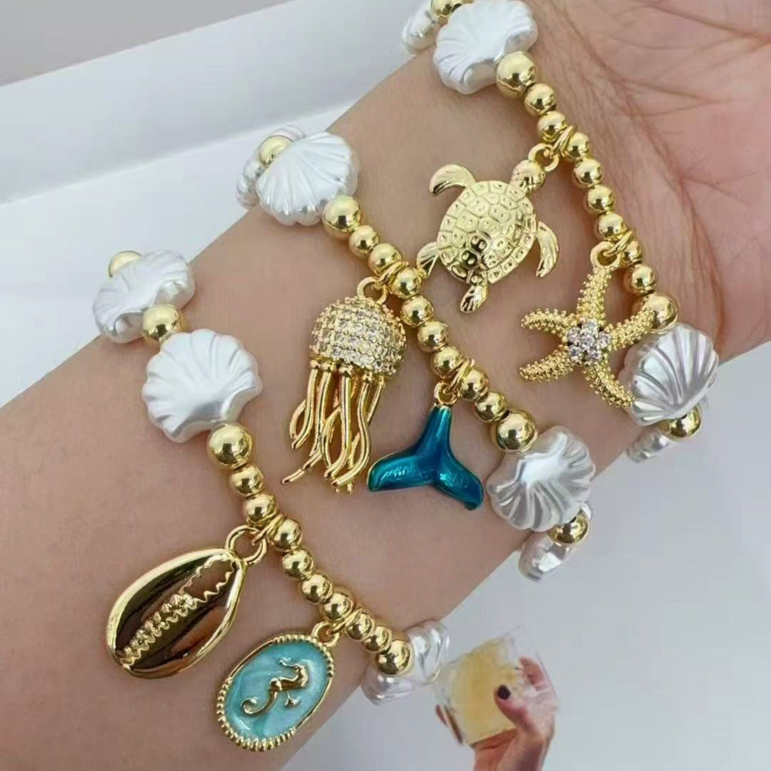 Braccialetto Artigianale Originale in Rame e Plastica con Perline Imitazione Perla, Stella Marina, Conchiglia, Tartaruga Placcato Oro 18K Gioielli da Donna