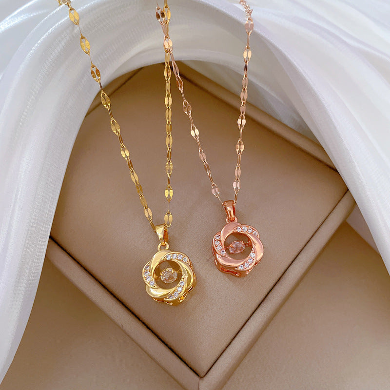 Collana pendente a luna geometrica da donna in acciaio inossidabile di lusso con intarsio di strass e catena regolabile in acciaio inossidabile