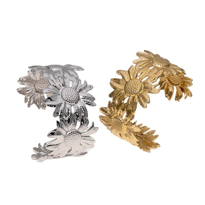 Minimalist Luxury 18K Gold Plated Stainless Steel Floral Bracelet for Women