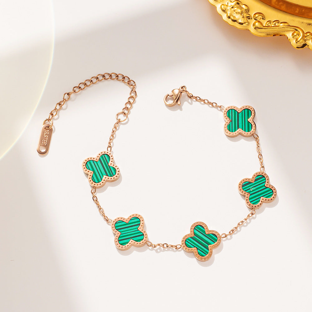 Minimalist Clover-Shaped Titanium Steel Bracelet for Women with Gold Plating and O-Chain Design