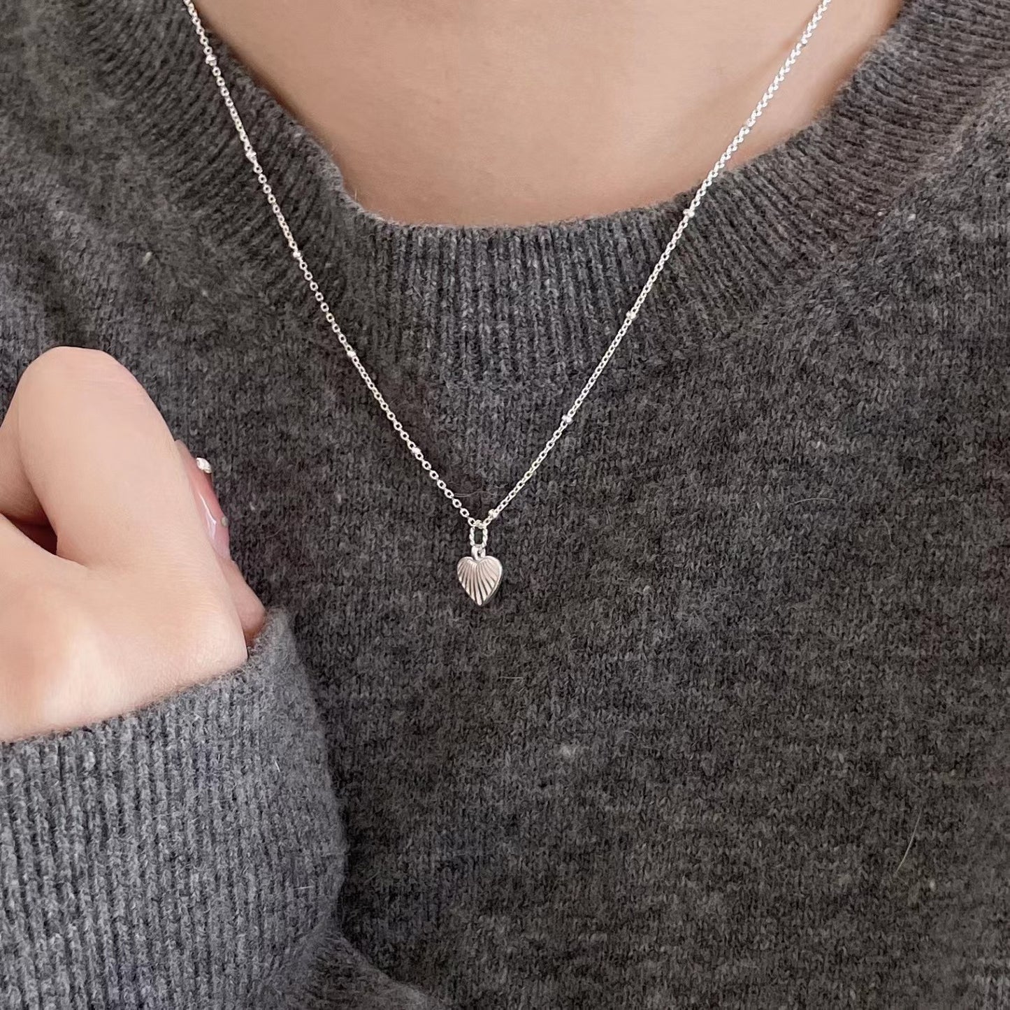 Minimalist Heart-Shaped 925 Sterling Silver Twisted Necklace with Grid Chain for Women