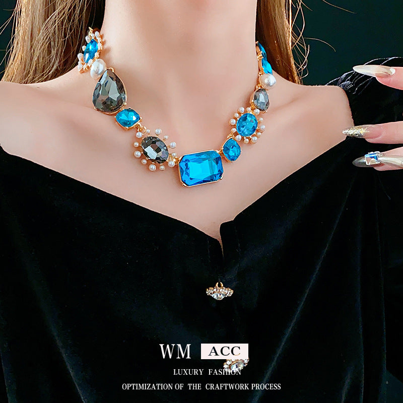 Vintage-Style Geometric Drop-Shaped Rhinestone-Inlaid Pearl Necklace Set with Earrings for Women