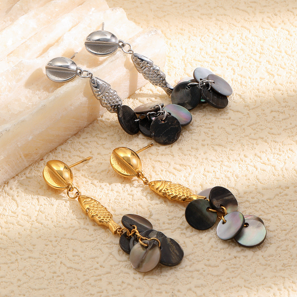 Orecchini Pendenti da Donna Minimalisti di Lusso in Acciaio Inox Placcato Oro 18K con Nappa a Concha Marina e Pesce