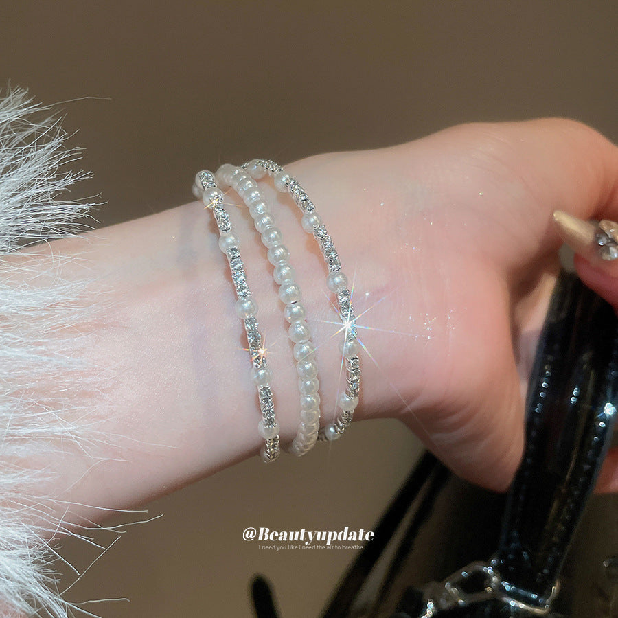 Elegante brazalete abierto de doble capa con perlas y diseño geométrico redondo, incrustaciones de pedrería y estilo vintage, accesorio minimalista de lujo