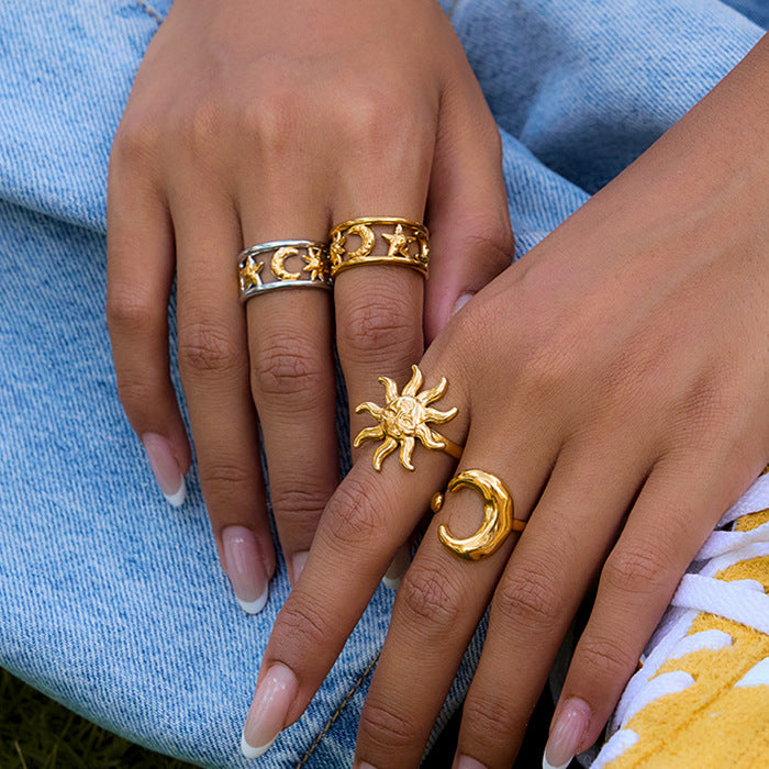 Anello da donna in acciaio inossidabile con luna geometrica alla moda e finitura placcata