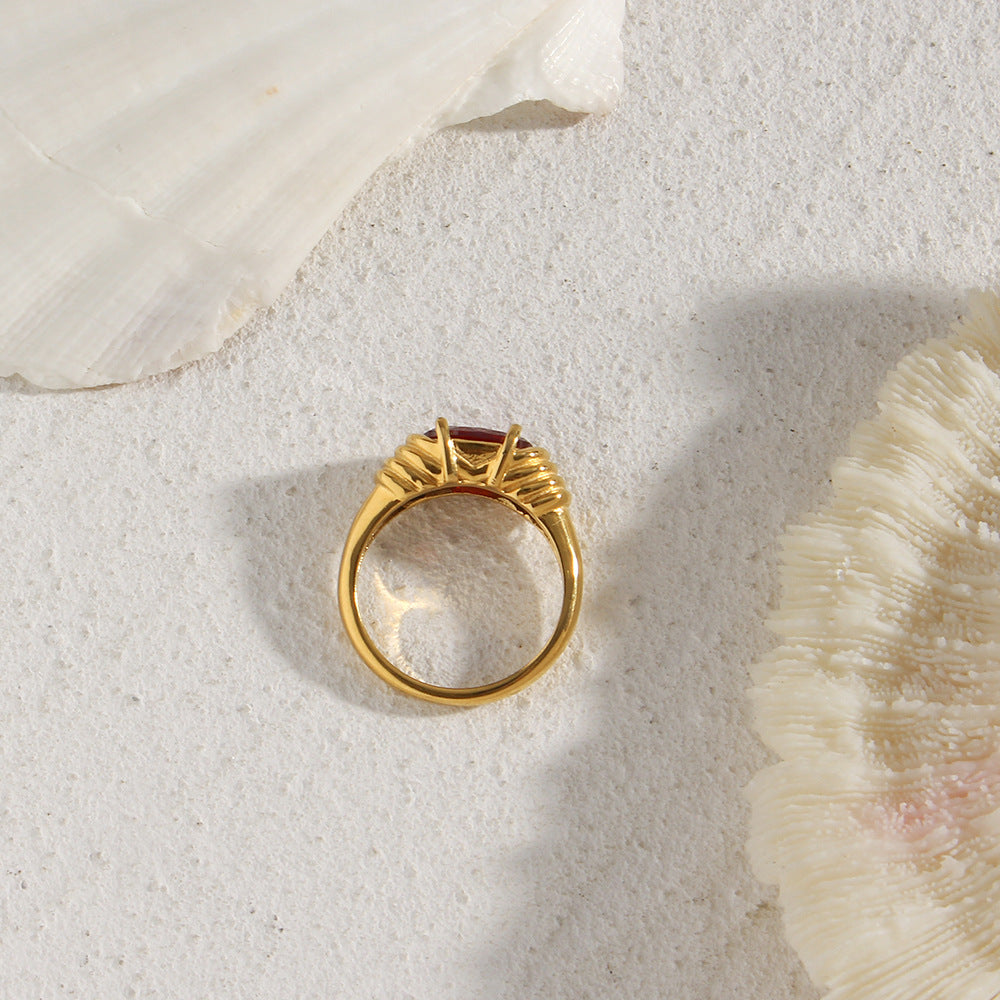Anello ovale minimalista alla moda con zirconi in acciaio inossidabile con finitura placcata da donna