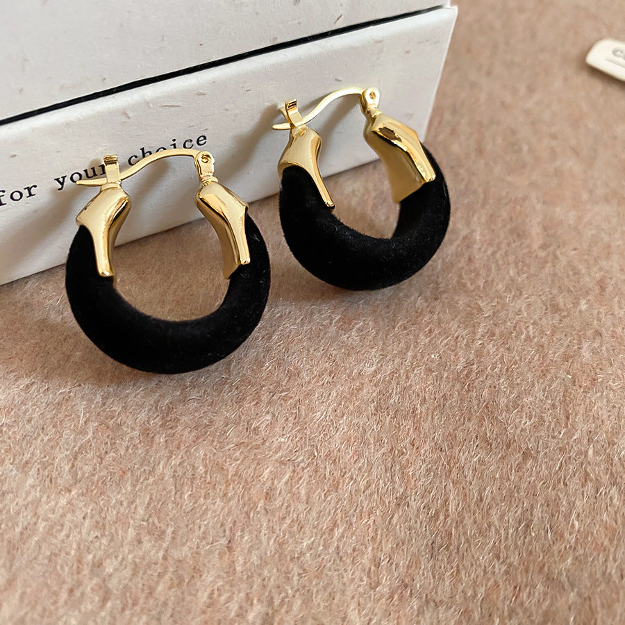 Vintage Flocked U-Shaped Geometric Earrings for Women with Plated Finish Minimalist Everyday Office Wear Luxury Ear Jewelry