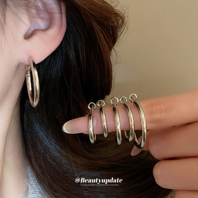 Orecchini a cerchio geometrici minimalisti in argento sterling con finitura placcata da donna