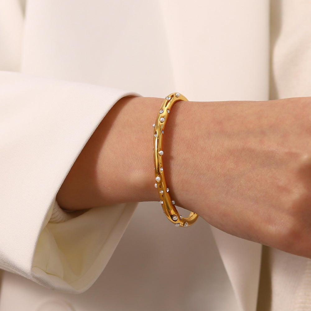 INS Style Geometric Titanium Steel Bracelet for Women with 18K Gold Plating Pearl and Zircon Inlay