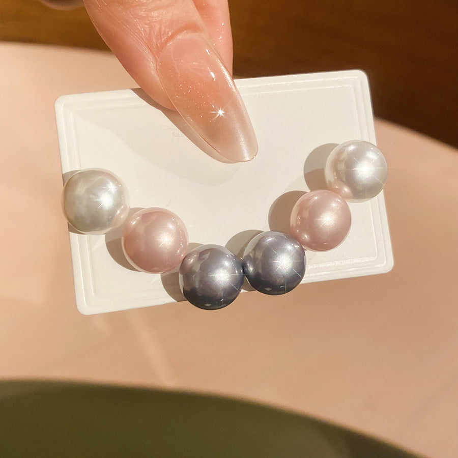 Pendientes de tuerca geométricos, minimalistas y modernos con perlas, con postes de acero chapados en oro para mujer
