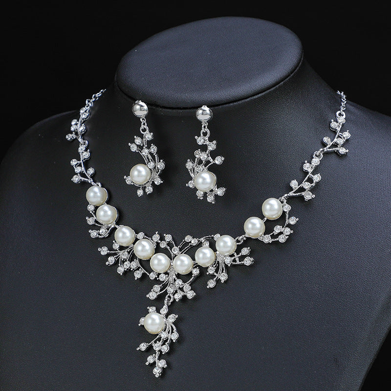 Minimalist Floral and Wave-Shaped Alloy Necklace Set with Mother-of-Pearl Pendant, Gold-Plated O-Chain, Clavicle Chain for Women