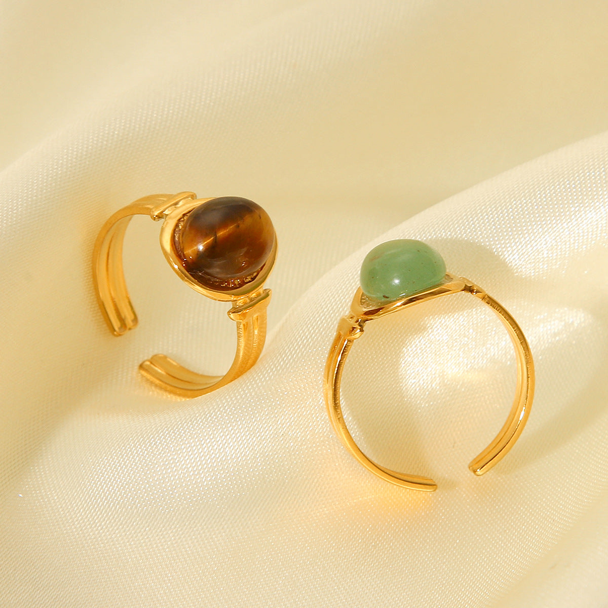 Anello Regolabile da Donna in Acciaio al Titanio Stile Corte Francese Vintage con Intarsio in Pietra Occhio di Tigre e Finitura Elettroplaccata