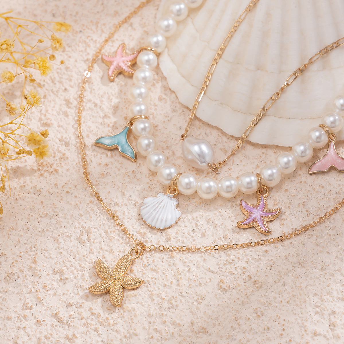 Retro Beach-Themed Star and Shell Pendant Necklace in Zinc Alloy with Plated Finish for Women