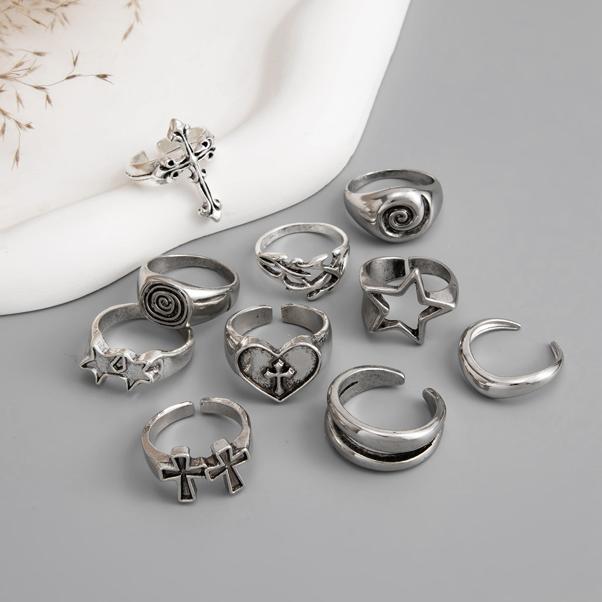 Vintage Punk Hollow Heart Star Cross Ring Zinc Alloy Plated Jewelry for Women