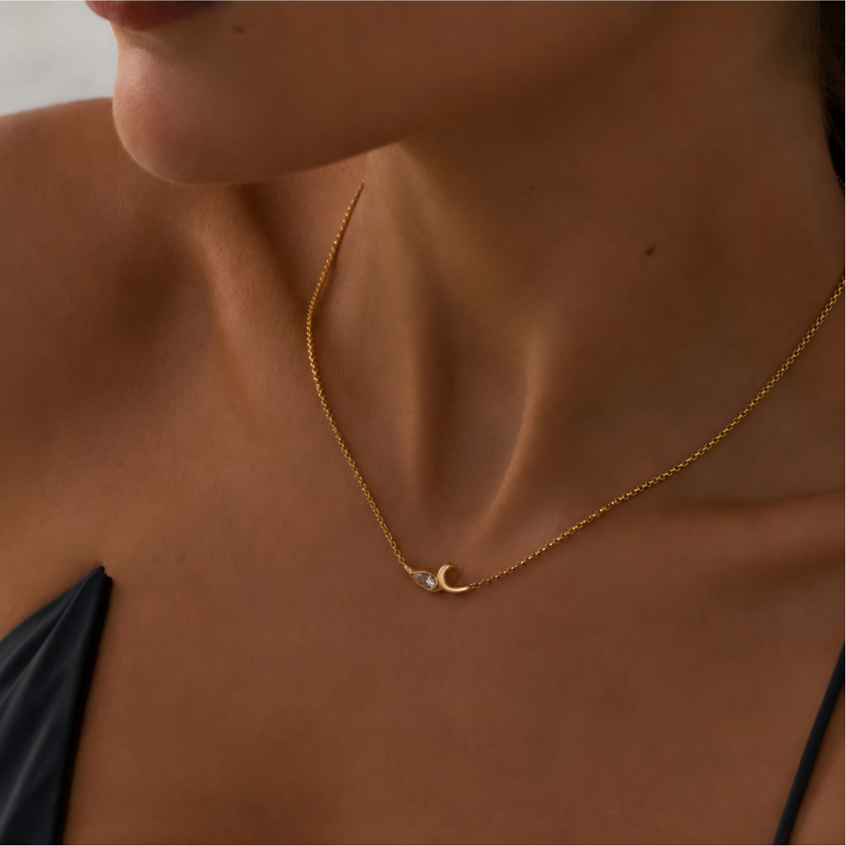 Minimalist Luxury Teardrop Cubic Zirconia Pendant PVD Stainless Steel Necklace for Women